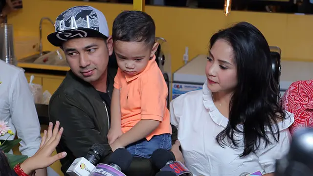 [Bintang] Raffi Ahmad dan keluarga