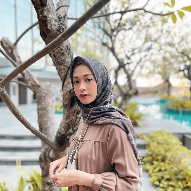 6 Artis Ini Putuskan Berhijab Usai Menikah, Pesonanya Kian Terpancar