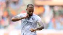 <p>Selebrasi pemain Arema FC, Gustavo Almeida Dos Santos (kanan), setelah mencetak gol ke gawang Persija Jakarta dalam pertandingan pekan kesembilan BRI Liga 1 2023/2024 yang berlangsung di Stadion Patriot Candra Bhaga, Bekasi, Minggu (20/9/2023). (Bola.com/M Iqbal Ichsan)</p>