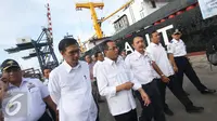 Menteri Perhubungan Budi Karya Sumadi melepas keberangkatan KM Caraka Jaya Niaga III-4 yang digunakan sebagai kapal tol laut logistik Natuna di Pelabuhan Tanjung Priok, Jakarta Utara, Selasa (25/10). (Liputan6.com/Immanuel Antonius)