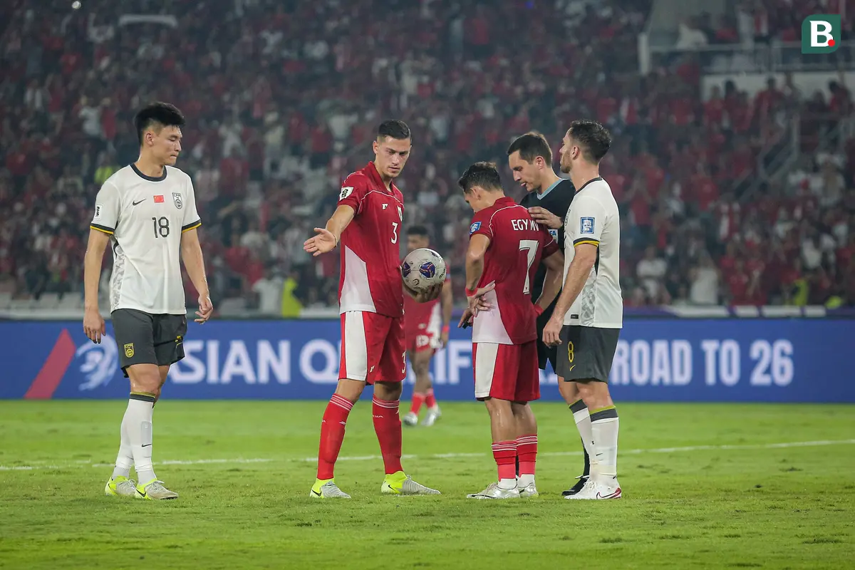 Foto: Momen Cerdas Jay Idzes Atur Penalti untuk Kemenangan Timnas Indonesia atas China di Kualifikasi Piala Dunia 2026
