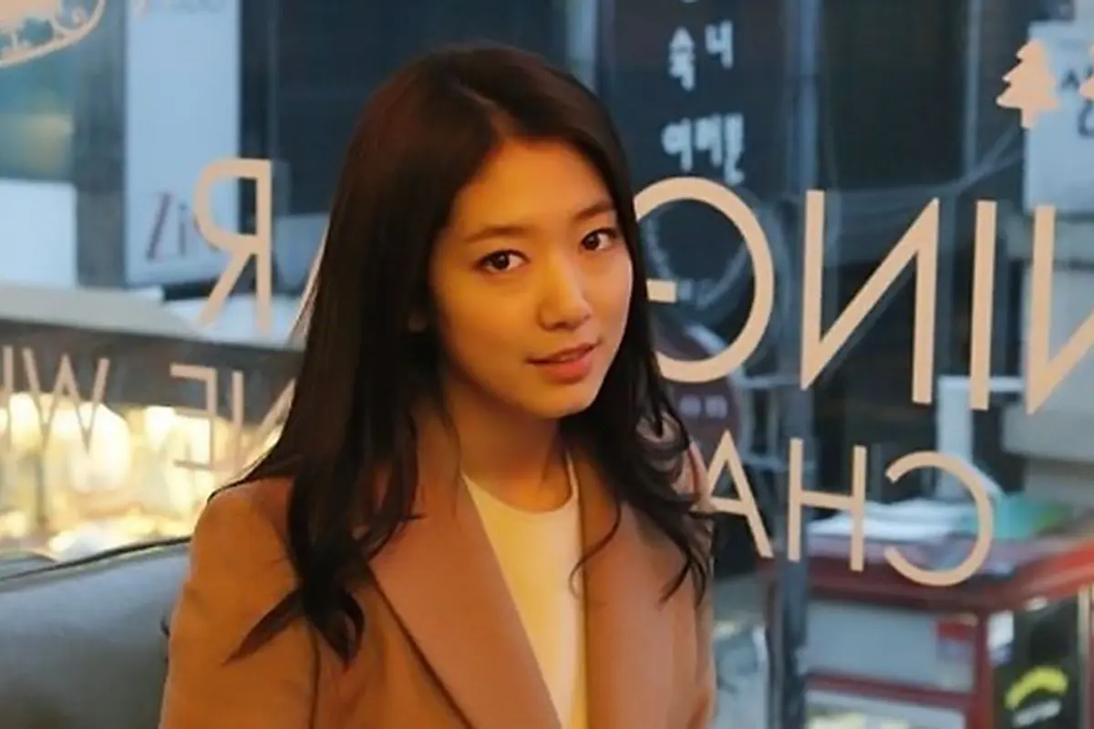 park-shin-yee-140213b.jpg