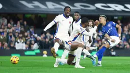 Sejak promosi ke tim senior pada musim panas 2023, Omari Hutchinson hanya mencatatkan dua penampilan bersama Chelsea. Hal itu lantaran ia langsung dipinjamkan kepada Ipswich Town selama semusim pada 2023/2024. (AP Photo/Richard Pelham)