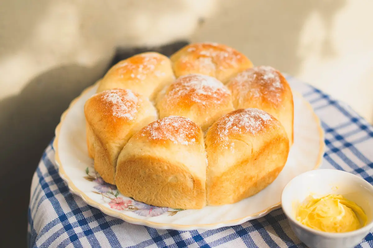 Teksturnya Lembut dan Fluffy, Roti Sobek di Surabaya Ini Pasti Jadi Favorit Keluarga