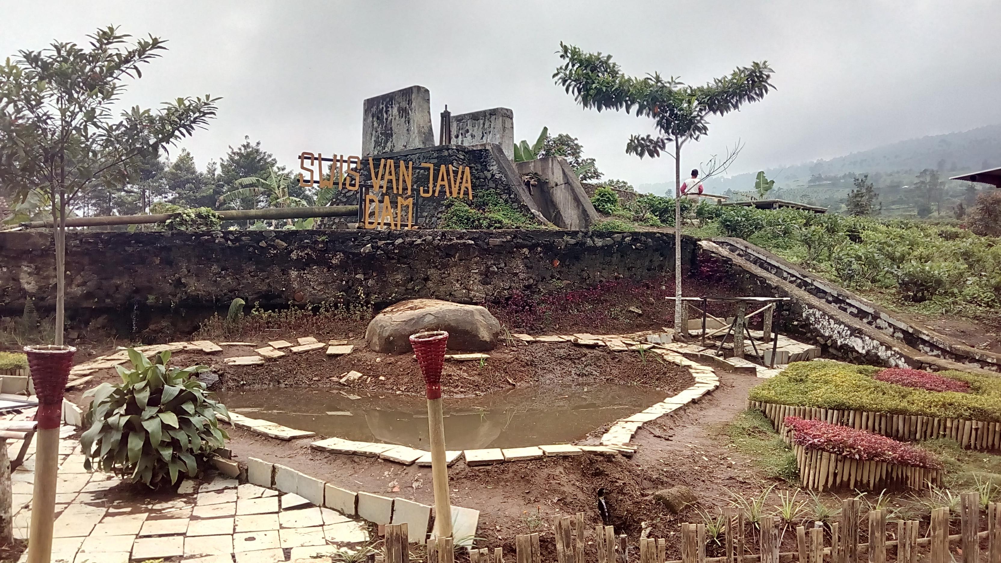 Peninggalan kolonial Belanda berusia ratusan tahun masih bisa memberikan manfaat bagi warga Garut. (Liputan6.com/Jayadi Supriadin)