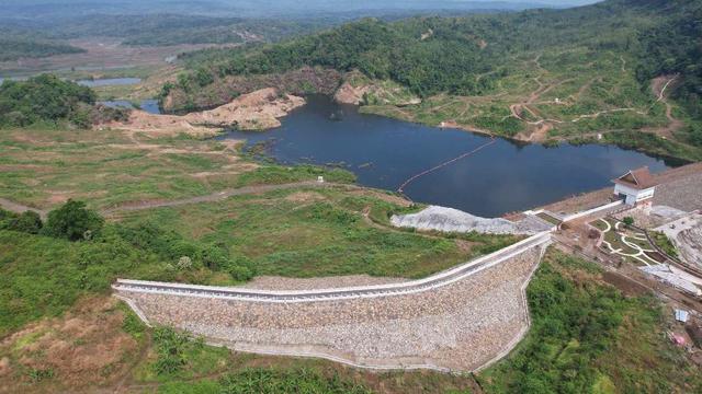 Kementerian PUPR telah menyelesaikan 34 infrastruktur Proyek Strategis Nasional (PSN) di 2022. Untuk Tahun ini ditargetkan 24 PSN sudah selesai. (Dok Kementerian PUPR)