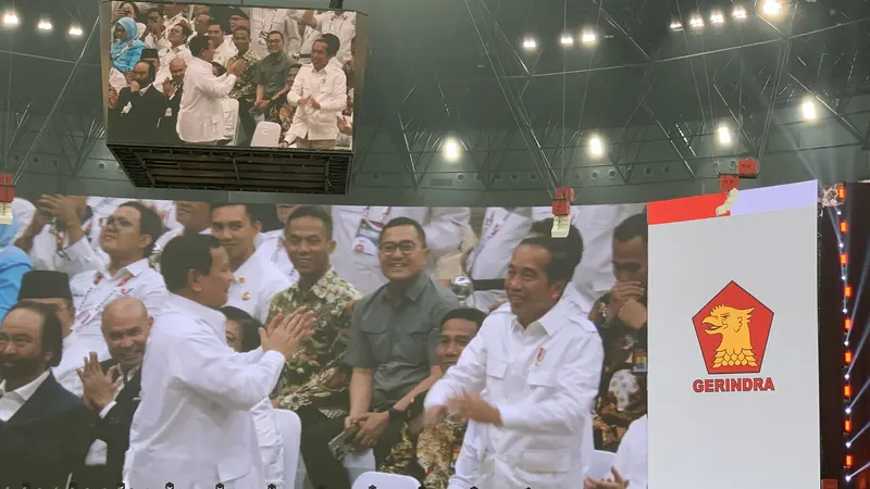 Rapat Pimpinan Nasional (Rapimnas) Partai Gerindra bergemuruh dengan teriakan yel-yel “Terima kasih Jokowi,” di Indonesia Arena, Senayan, Jakarta, Sabtu (31/8/2024) (Liputan6.com/Delvira Hutabarat)