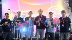 United Indonesia dan MCSCI Chapter Jambi memeriahkan acara Roaring Night yang digelar perusahaan penyedia layanan telekomunikasi seluler terkemuka di Indonesia, Tri, di Kopi Katje, Jambi, Minggu (29/10/2023) malam WIB. (Istimewa)