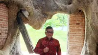 Sekretaris Jenderal PDIP Hasto Kristiyanto berkunjung ke benteng Van den Bosch, Ngawi. (Foto: Liputan6/Delvira)