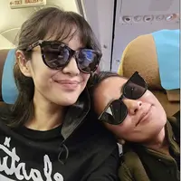 Dian Sastrowardoyo dan Titi Radjo Padmaja. [Foto: Instagram/therealdisastr]