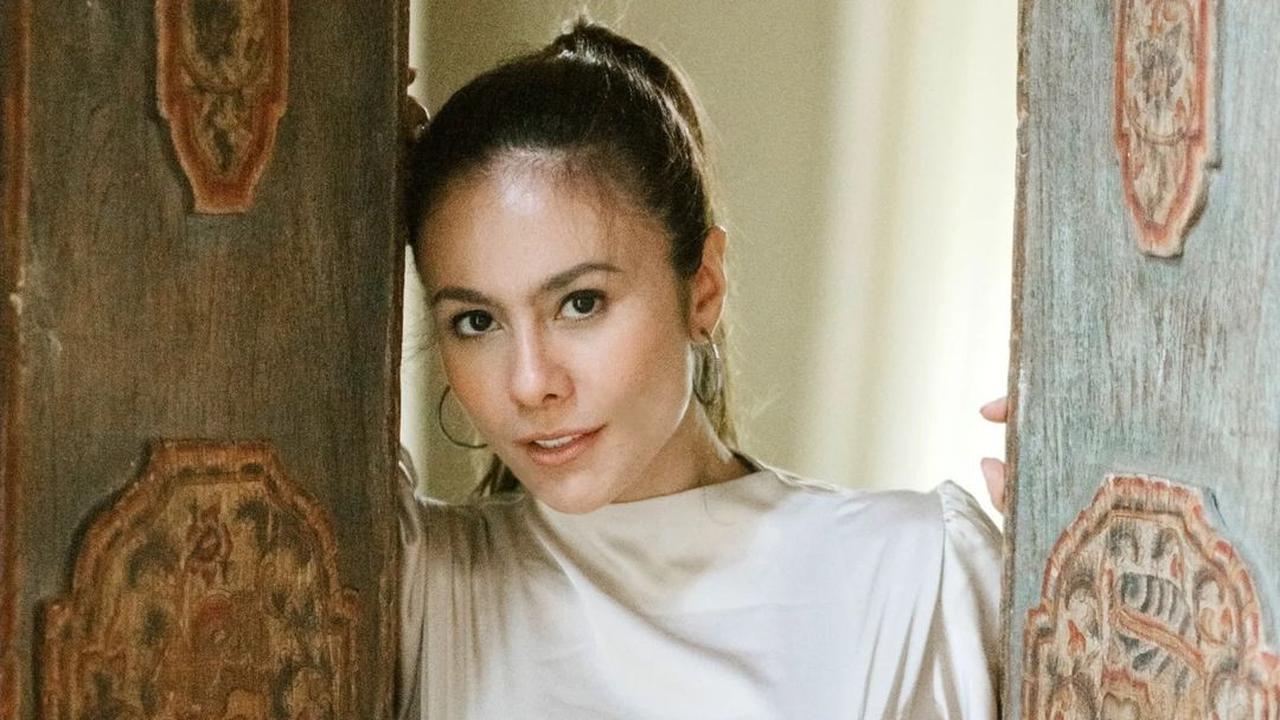 6 Potret Wulan Guritno Pamer Perut Rata, Awet Muda di Usia 41 Tahun