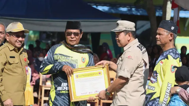 Sahbirin Bagikan Sembako hingga Bibit Tanaman