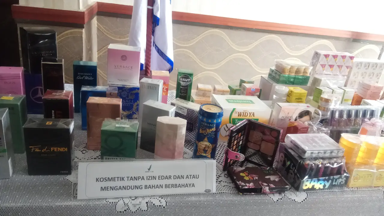 Kosmetik tanpa Izin Edar