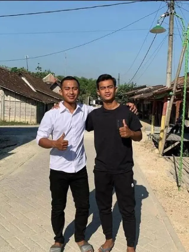 6 Potret Kedekatan Pratama Arhan dan Kakaknya yang Jarang Tersorot