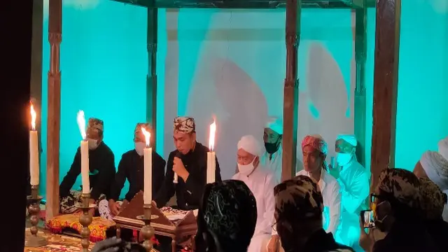 Khidmat Pembacaan Babad Cirebon Pada 1 Muharam