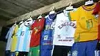 Jelang perhelatan piala dunia, permintaan souvenir seperti baju, celana tim kesebelasan yang berlaga di pentas sepak bola dunia di Afrika Selatan melonjak hingga 70 persen. Para penjahit kebanjiran order membuat bendera hingga harus lembur mengerjakan pes