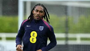 Bersinar di Piala Dunia 2026, Djed Spence Kini Diburu MU