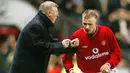 David Beckham (Manchester United) – Kekalahan dari Arsenal pada ajang Piala FA 2002-2003 membuat Sir Alex Ferguson murka dan mengamuk di ruang ganti. Mantan pemain Real Madrid ini menjadi korban salah sasaran dari amarah sang pelatih. (AFP/Odd Andersen)