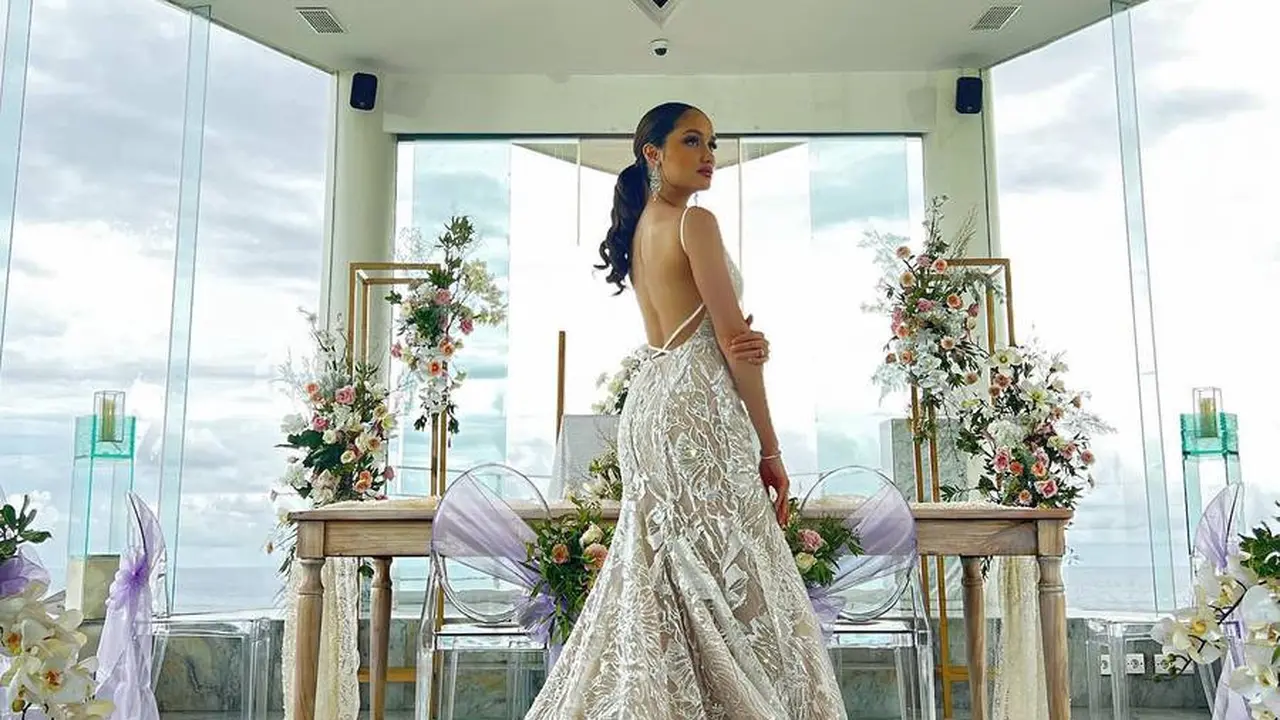 8 Pesona Cinta Laura Pakai Gaun Pengantin, Pose Bareng Bridesmaid Susan Sameh dan Jihane Almira