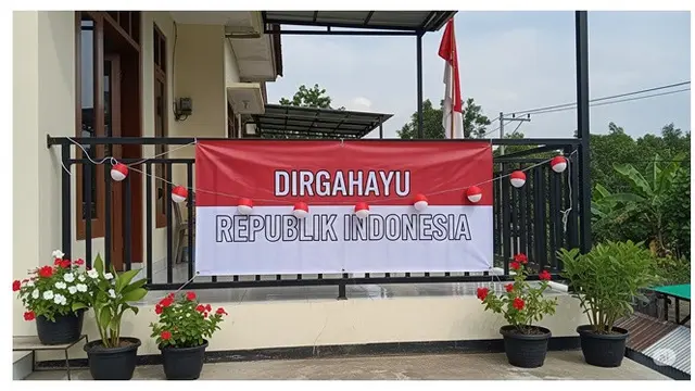 10 Potret Dekorasi Teras Rumah untuk Meriahkan HUT RI, Bernuansa Merah Putih