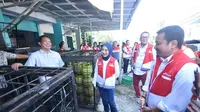 Direktur Utama PT Pertamina (Persero) Nicke Widyawati melakukan inspeksi mendadak (sidak) ke pangkalan LPG 3 kg di wilayah Sumatera Selatan, Senin (31/7/2023). (Dok Pertamina)