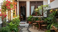 7 Inspirasi Halaman Rumah Tempo Dulu yang Masih Cocok Diterapkan di Lahan Kecil Saat Ini
