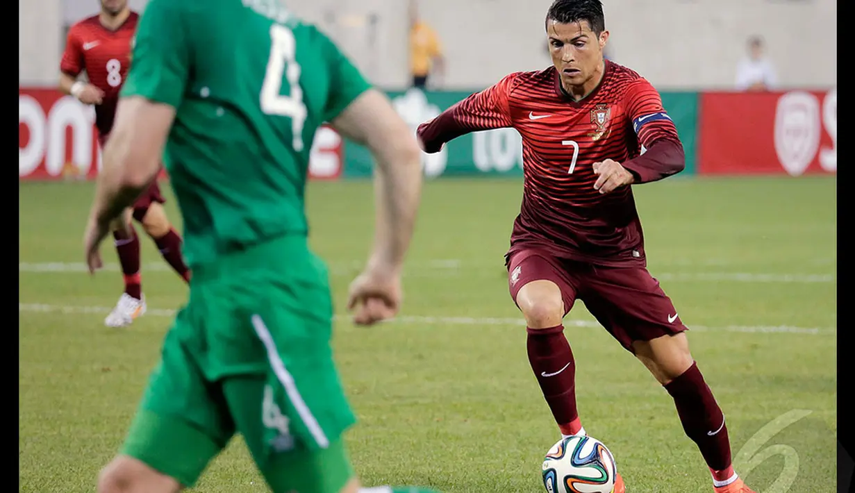  Sejak menit awal, Portugal langsung menunjukkan kualitas mereka sebagai tim yang haus gol.  Kehadiran Ronaldo jelas memberikan atmosfer yang berbeda, Rabu (11/6/2014) (Reuters/RAY STUBBLEBINE)