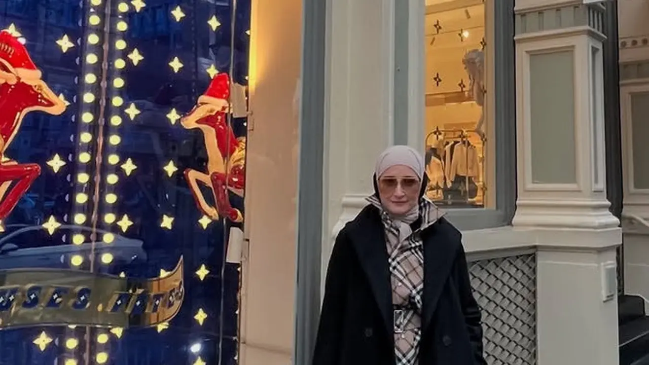 OOTD Inneke Koesherawati Liburan Akhir Tahun ke Amerika