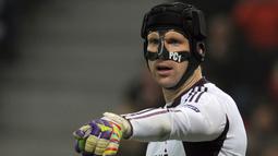 Petr Cech - Cech menjadi salah satu kiper terbaik yang pernah dimiliki Chelsea. Cech tampil apik saat menggagalkan tiga tendangan penalti pemain Bayern Munchen di laga final Champions 2012. (AFP/Patrik Stollarz)