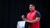 Menpora Dito Ariotedjo memberikan sambutan saat acara pengumuman SCM Grup sebagai pemegang hak siar Olimpiade Paris 2024 di Studio Lt 8 SCTV Tower, Senayan, Jakarta, Rabu (19/06/2024). (Bola.com/Bagaskara Lazuardi)
