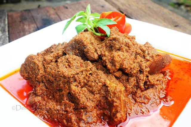 Mengolah Daging Sapi Menjadi Rendang