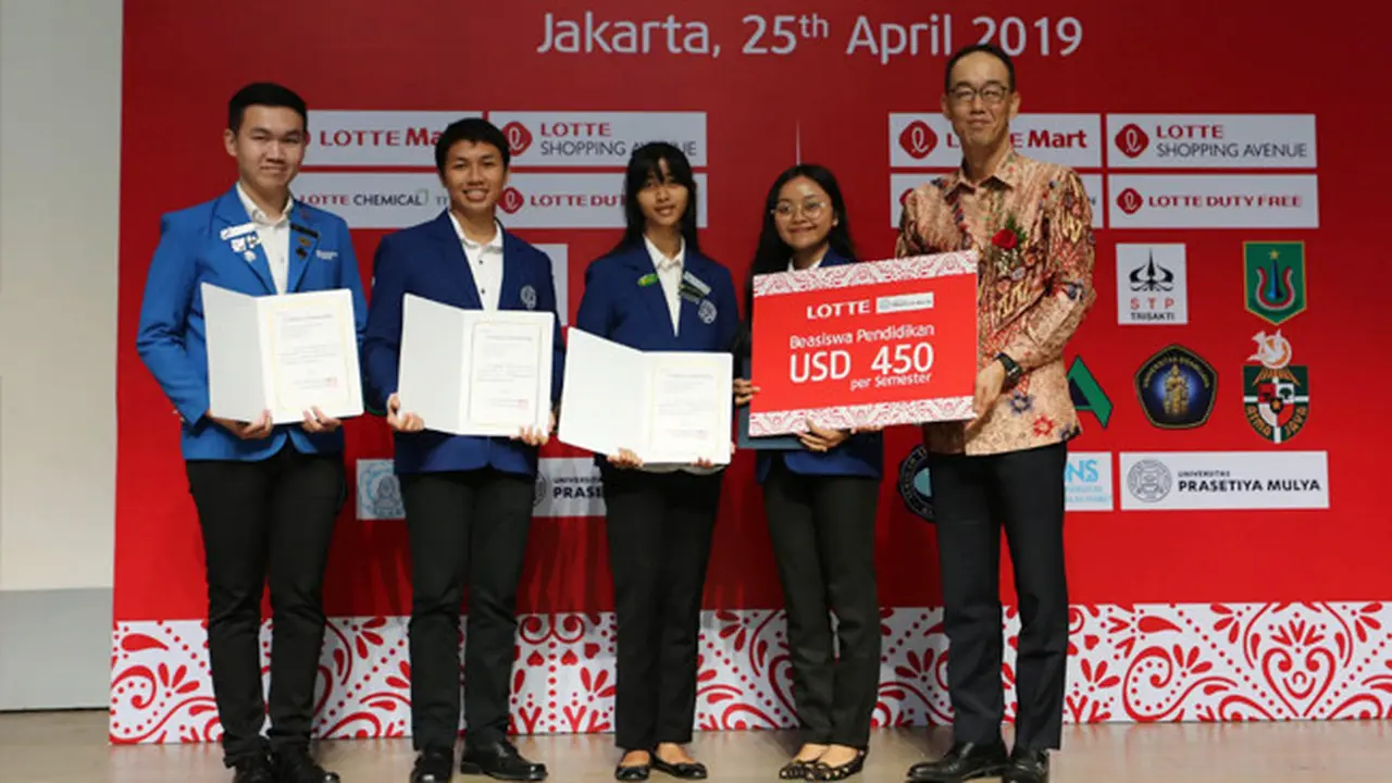 Lotte Beri Beasiswa Bagi 58 Mahasiswa Berprestasi