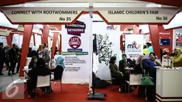 World Islamic Economic Forum (WIEF) ke-12 memamerkan produk seperti keuangan islam, fashion dan desain islam, teknologi inovatif, dan promosi industri halal, Jakarta, Selasa (2/8). (Liputan6.com/Faizal Fanani) 