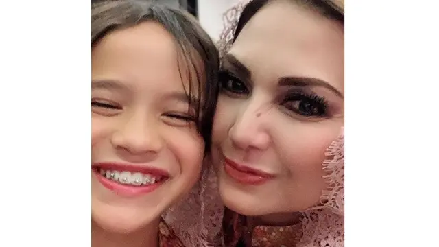 5 Potret Noah Sinclair Berusaha Tersenyum, Haru saat Pegang Foto Ashraf