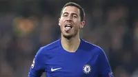 2. Eden Hazard (Chelsea) - Gelandang asal Belgia ini menyatakan komitmennya bersama The Blues setidaknya hingga akhir musim ini. Kepada ESPN, dirinya membantah perkataan sang ayah yang menyebutnya akan pindah ke Real Madrid. (AFP/Adrian Dennis)