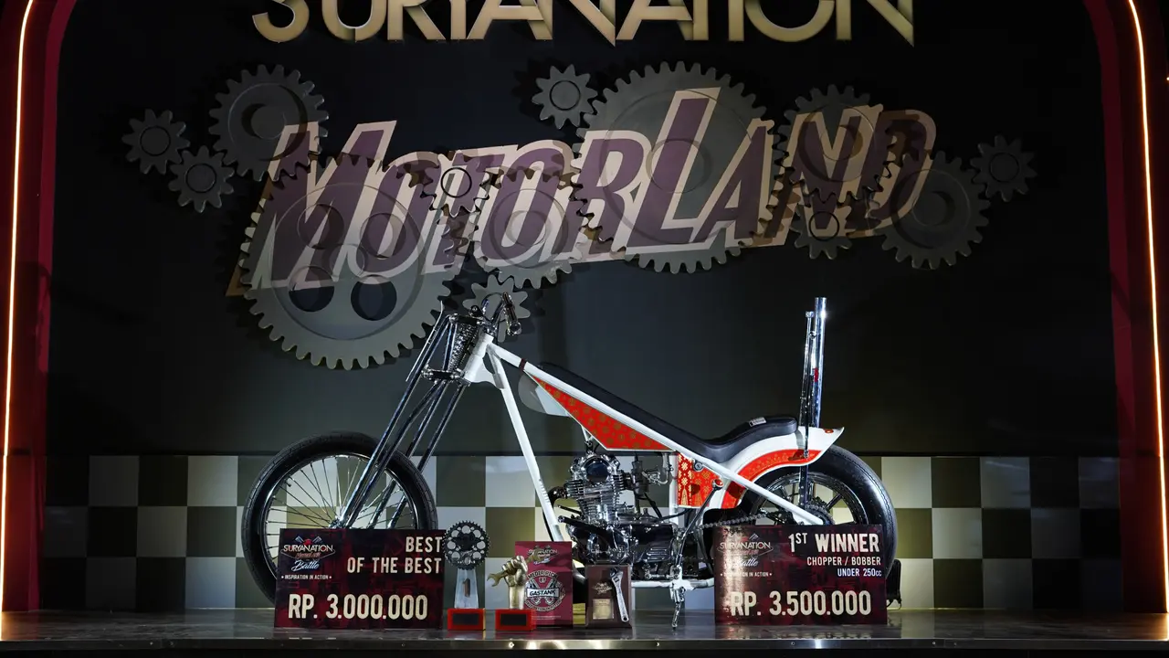 Motor Kustom Chopper Muka Dua Ini Tampil Istimewa (Ist)