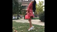 Bosan Tampil Sendiri, Syahrini Bikin Video Maju Mundur Rombongan