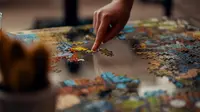 Permainan puzzle untuk mengasah otak anak. (unsplash.com/@rosssneddon)