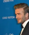 David Beckham, menjadi sosok yang selalu dipuja oleh kaum wanita akan paras ketampanan dan kharisma nya selalu terpancar dan tak lekang oleh waktu. (AFP/Bintang.com)