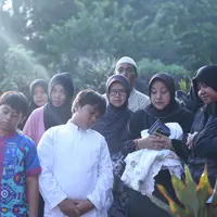 Komeng dan keluarga sangat terpukul atas wafatnya Cantika, putri bungsunya. [Nurwahyunan/Bintang.com]