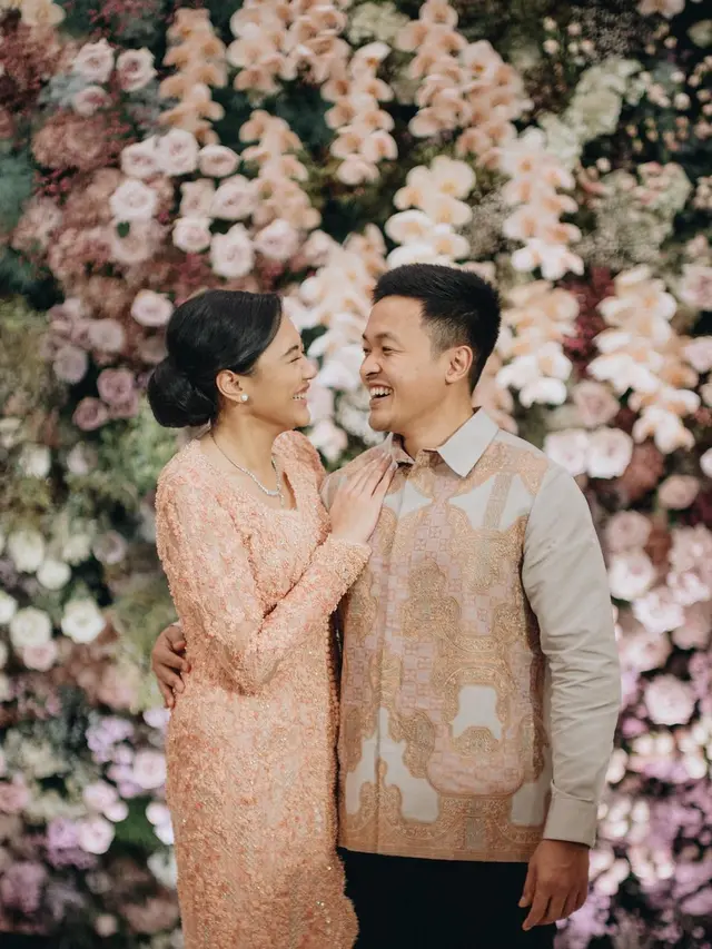 8 Momen Lamaran Putri Tanjung dan Guinandra Jatikusumo, Penuh Haru Bahagia