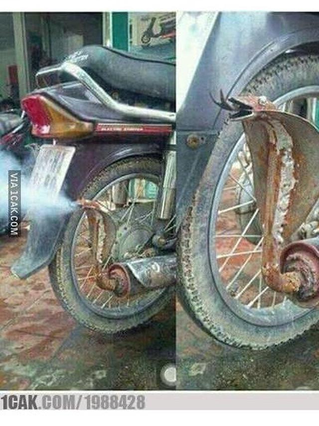 Modifikasi Nyeleneh Knalpot Sepeda Motor Ini Bikin Tepuk Jidat