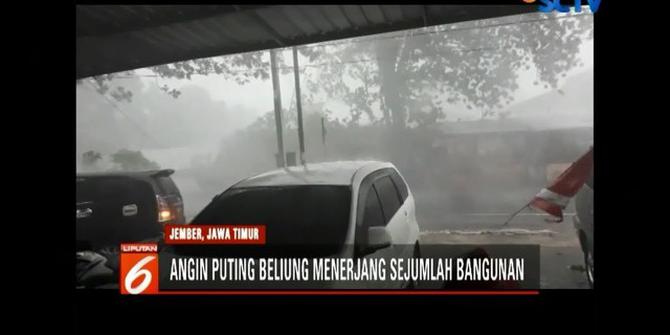 Detik-Detik Puting Belung Terjang Jember Terekam Video Amatir
