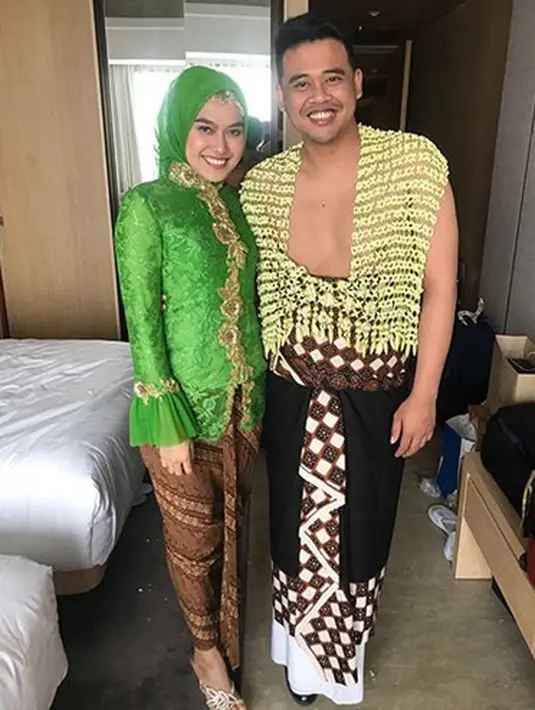 Selanjutnya, Bobby berfoto dengan seorang wanita yang juga mengenakan hijabnya. Yakni, Inge Amelia Nasution, yang merupakan kakak kandung dari Bobby juga. Kabarnya, Inge adalah angguta DPRD di Sumatera Utara sejak 2014 silam. (Instagram/ingenst)