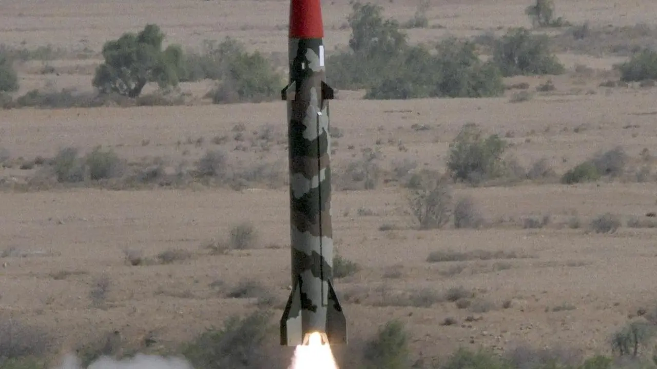 Rudal Shaheen-II Pakistan yang mampu membawa hulu ledak nuklir. (AP/File)