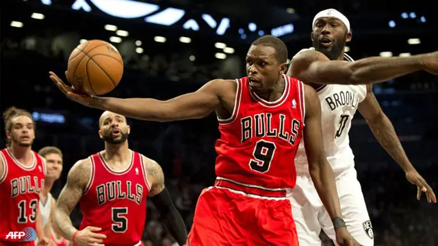 luol-deng-chiago-bulls-130423b.jpg