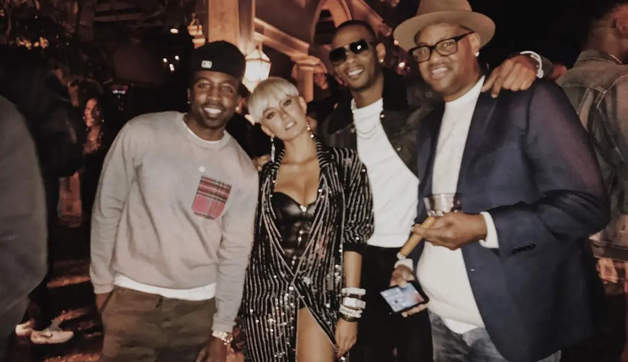 Tidak hanya sukses dalam karier, penampilan Agnez sering menjadi sorotan warganet. Yang terbaru, Agnez mengunggah foto saat hadir dalam sebuah pesta ulang tahun DJ Khaled. (Instagram/agnezmo)