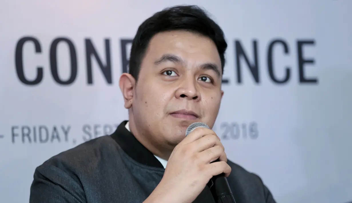 Konser ini merupakan rangkaian promosi album ketiganya berjudul Monokrom. Selain membawakan lagu baru, pelantun lagu Sepatu ini akan membawakan lagu-lagu lamanya. (Adrian Putra/Bintang.com)