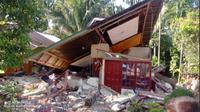 Gempa dengan Magnitudo 6,1 (dimutakhirkan dari M 6,2) yang mengguncang Kabupaten Pasaman Barat mengakibatkan beberapa rumah rusak ringan hingga berat. (Sumber: Twitter @DaryonoBMKG)