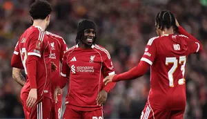 Liverpool Tumbang dari Leeds, Iraola Pastikan Cedera Jeremie Frimpong Tidak Serius